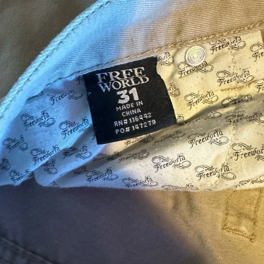 Free World Men’s Pants (Size 31 - Used - Good Condition) 🤙🏼